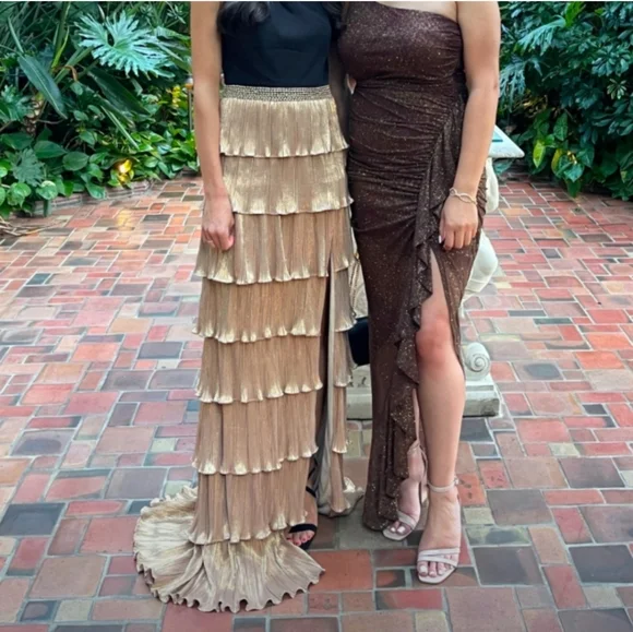 Mac Duggal Ieena Gold & Black One Shoulder Tiered Ruffle Maxi Gown - Picture 7 of 12